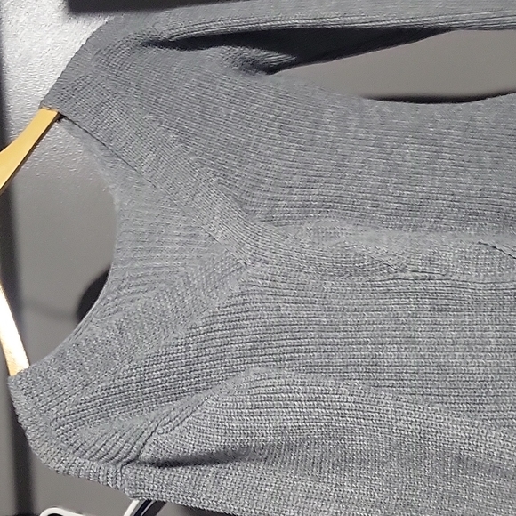 Short winter and fall dress - Picture 3 of 4